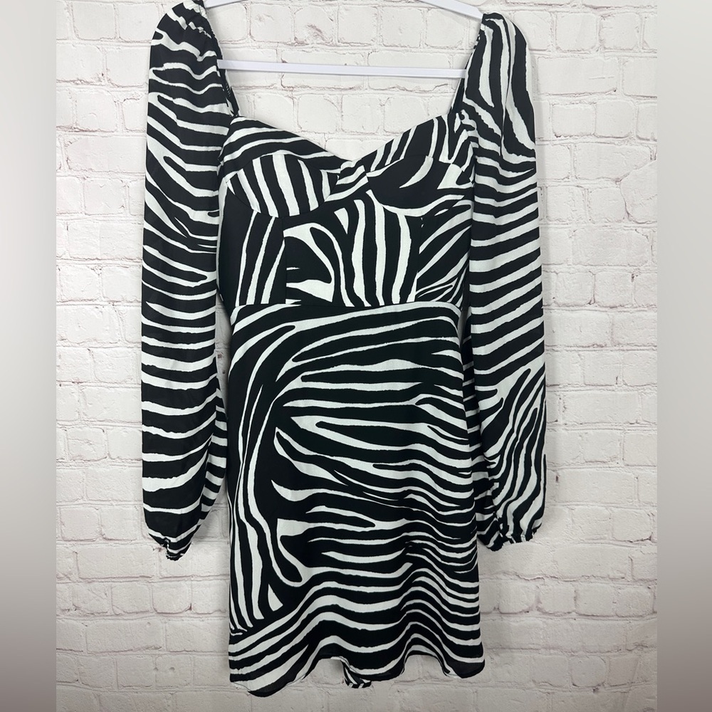 STEVE MADDEN Nicole Zebra Print Mini Dress Black White Sweetheart Neck Sz 0‎ NWT